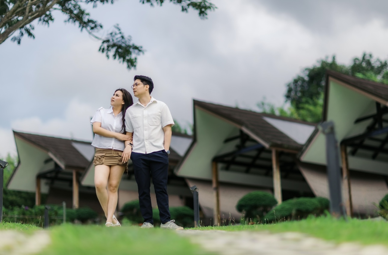 Third gallery image of Kirk and Mariz